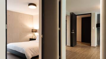 2 bedrooms, premium bedding, down duvets, individually decorated