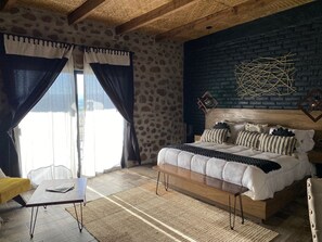 Chambre Confort | Literie de qualité supérieure, couette en duvet d'oie, minibar