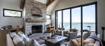 Stunning 4 bed 5 bath home on Georgian Bay in Thornbury