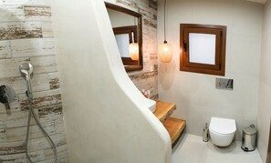 Design-Apartment | Badezimmer | Dusche, Hydromassagedusche, Haartrockner, Handtücher