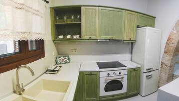 Design-Apartment | Eigene Küche | Kühlschrank, Ofen, Wasserkocher, Toaster