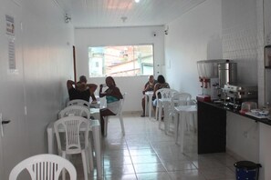 Desayuno buffet incluido todos los días 