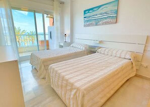 1 chambre, fer et planche à repasser, Wi-Fi gratuit, draps fournis