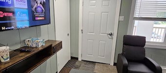 Two Twins Bedroom Near To Beach