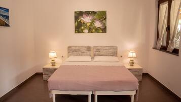 In-room safe, soundproofing, free WiFi