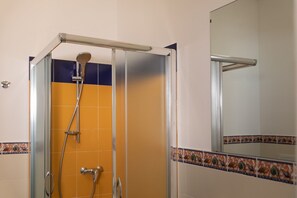 Deluxe Room | Bathroom - Maria Tindara la locanda (Lipari)
