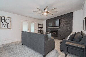 Smart TV, video games