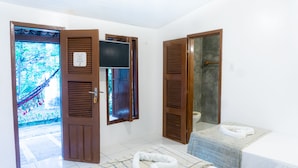 Habitación triple estándar | Ropa de cama hipoalergénica y wifi gratis