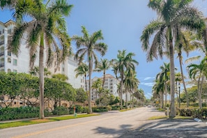 Front of property - Singer Island Inn (Singer Island)