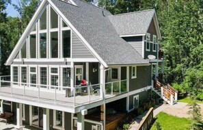 Exterior - Beautiful House at the Lake! (Gull lake)