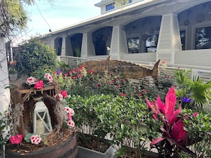 Exterior detail - Beachside Dreams, at Boutique Beachside Villas, Newly Renovated and Decorated (Santa Rosa Beach)