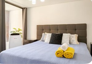 1 chambre, fer et planche à repasser, Wi-Fi gratuit, draps fournis