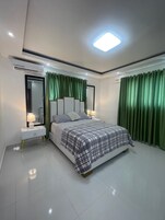 Appartamento Deluxe | 3 camere, tende oscuranti, insonorizzazione, Wi-Fi gratuito