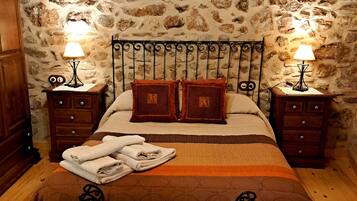 Casa tradicional | 5 dormitoris, decoració individual, mobiliari individual i escriptori