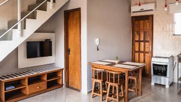 Studio | Living area | 32-inch TV with cable channels