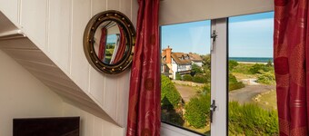 Kent Coast 5BR Family Home, Private Garden & Beach Access