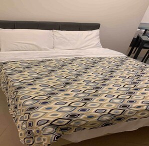 1 chambre, fer et planche à repasser, Wi-Fi, draps fournis