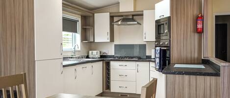 Dishwasher, cookware/dishes/utensils