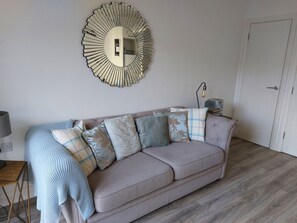 Smart TV - Right in the Centre of Bushmills, an Excellent Base for Touring the North Coast (Bushmills)