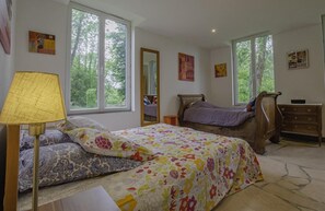 3 dormitorios, cuna de viaje, wifi gratis y ropa de cama