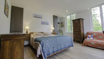 3 chambres, lit parapluie, Wi-Fi gratuit, draps fournis