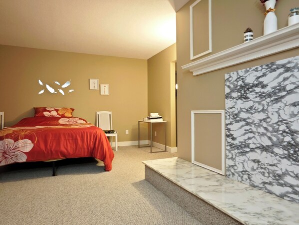 Junior Double Room | Free WiFi, bed sheets - The Cozy Little Home (Whitehorse)