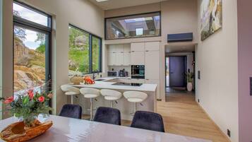 Kühlschrank, Ofen, Herdplatte, Geschirrspüler