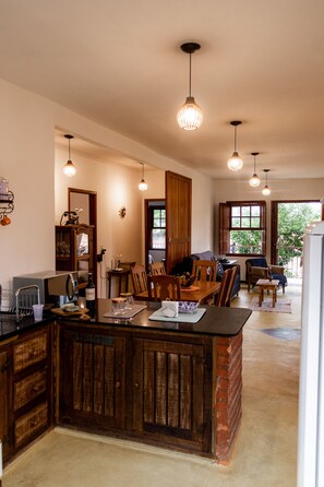 Interior - Deck House - Mountain View - Garage 2 cars nearby. Center - Barbecue Area  (Tiradentes Tiradentes)