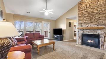 Smart TV, fireplace
