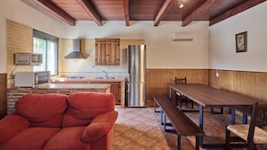 Fridge, microwave, oven, coffee/tea maker - El Carrasco Algodonales by Ruralidays (Cádiz)