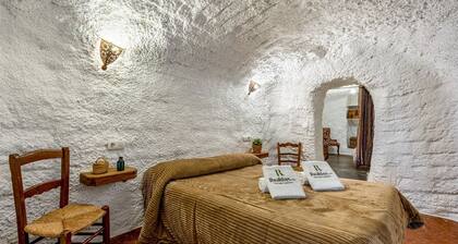 La Cueva de la Abuela Cenes de la Vega by Ruralidays