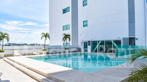Outdoor pool - Torre M (Mazatlán)