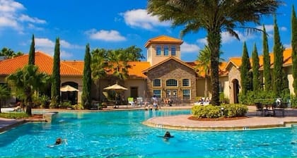 Spacious 2 Bedroom 2 Bathroom, Family Friendly Resort Condo, Near Disney ++++++ 