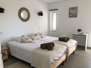 3 habitaciones, tabla de planchar con plancha, cuna de viaje y wifi 