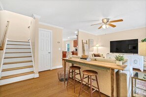 Living area - Cozy Cottage Close to Everything!! (Greensboro)