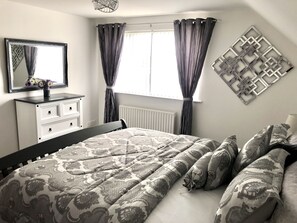 4 bedrooms, travel cot, free WiFi, bed sheets