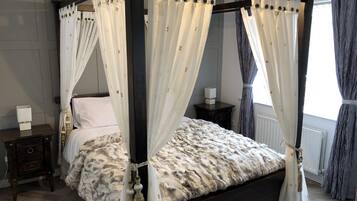 4 bedrooms, travel crib, free WiFi, bed sheets