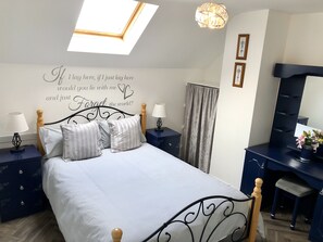 4 bedrooms, travel crib, free WiFi, bed sheets