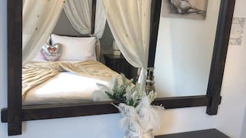 4 bedrooms, travel cot, free WiFi, bed sheets