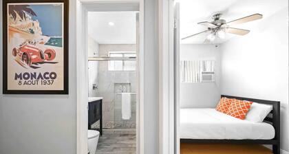 Elegant Beach 2 Bedroom 2 Bath