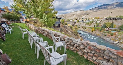 Yellowstone River Motel