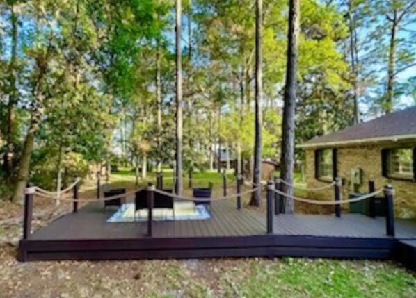 Property grounds - Great rates! 5 stars! Located in Eastpoint just minutes to SGI & Apalachicola (Eastpoint)