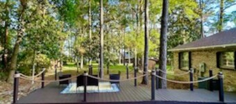 Great rates! 5 stars! Located in Eastpoint just minutes to SGI & Apalachicola