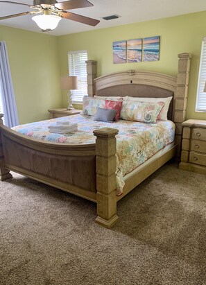 3 bedrooms, iron/ironing board, WiFi, bed sheets - Great rates! 5 stars! Located in Eastpoint just minutes to SGI & Apalachicola (Eastpoint)