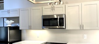 Lux Highlands Cabin, 3 Bedroom, Sleeps 8 with Loft, Pets ok Skywater community