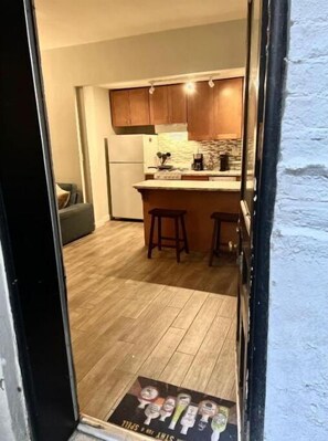 Interior - Mount Vernon Apartment Rear (Baltimore)