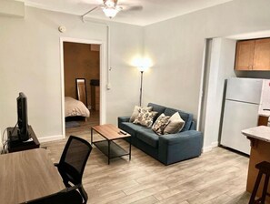 4 bedrooms, WiFi, bed sheets