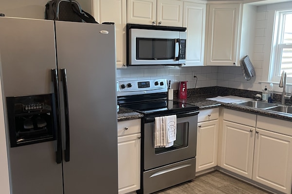 Frigorífic, microones, forn i placa de cuina