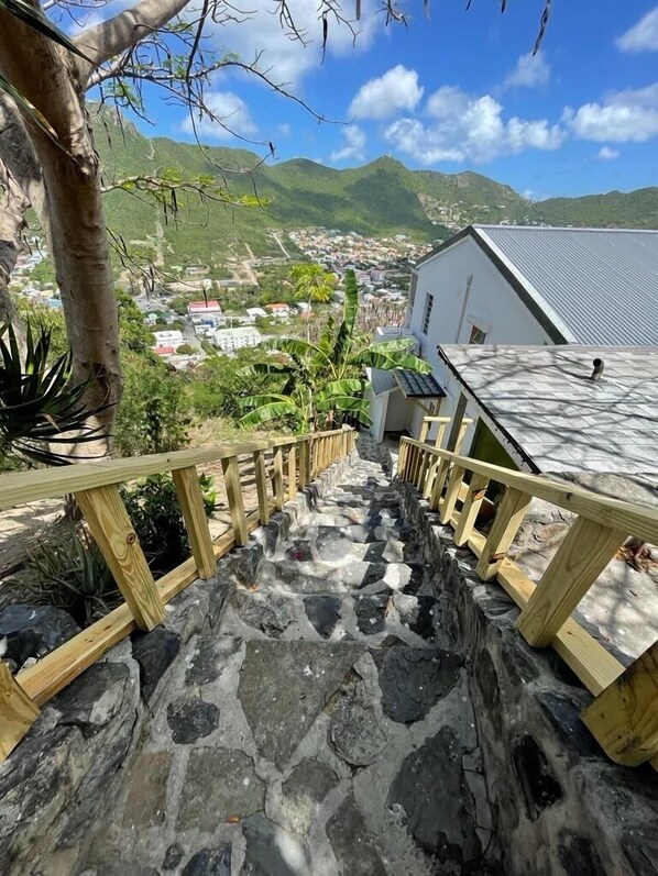 Property grounds - Jc's Hideaway, Mountain top (Philipsburg)