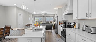 NEW Four Bedroom Nashville Downtown house to enjoy 2 mins to Broadway.